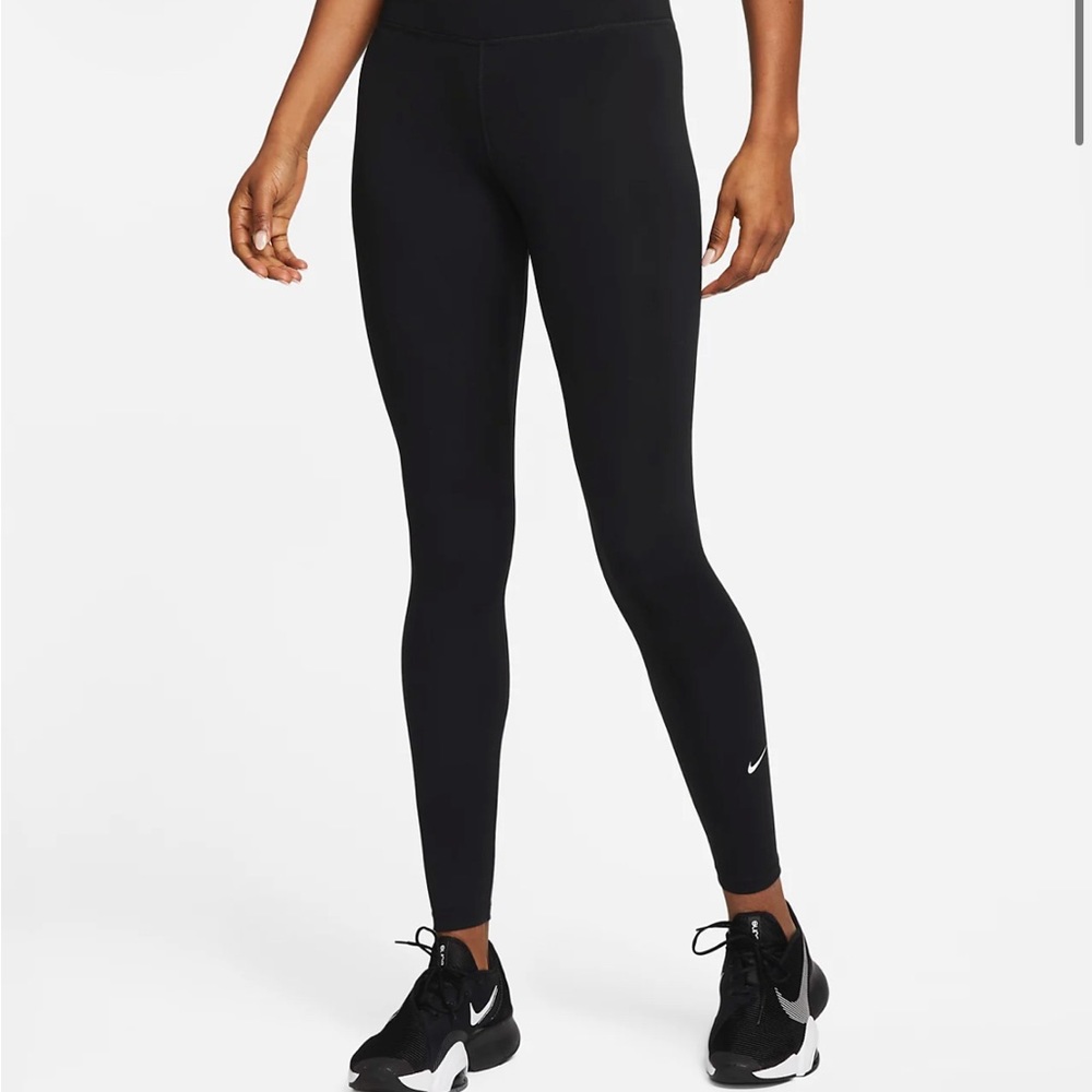 Women’s Nike dri-fit leggings black with logo on calf extra small tall